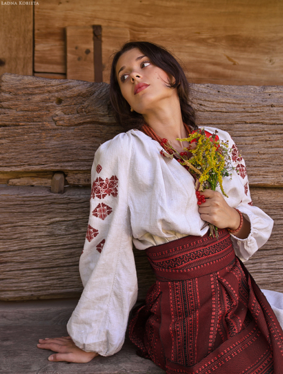 Girls in Slavic costumes in Guadalupe